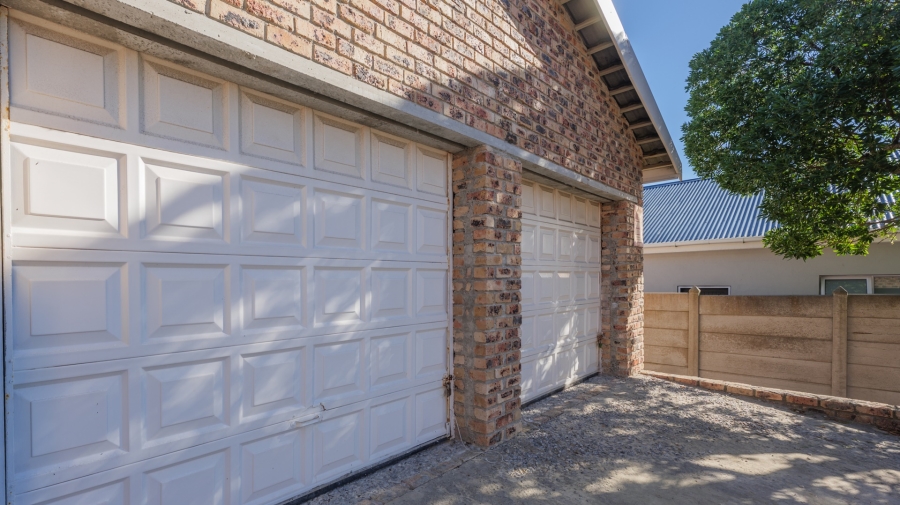 3 Bedroom Property for Sale in Struisbaai Western Cape